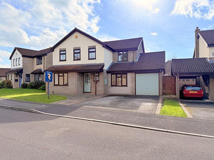 4 Bedroom Detached House For Sale In Blagdon Walk, Frome, BA11