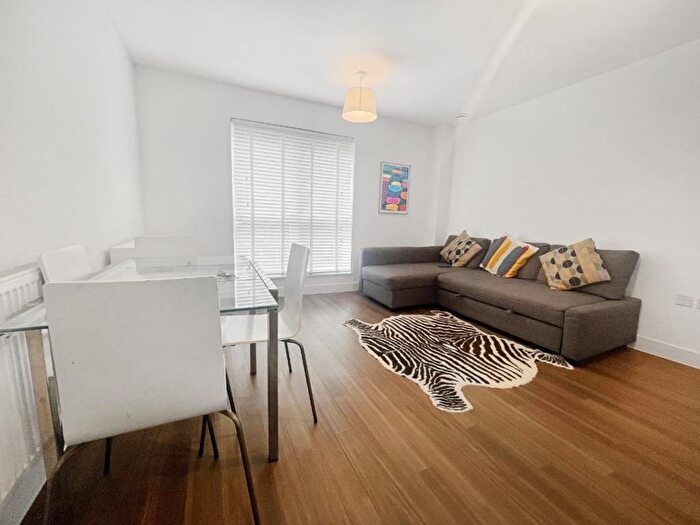1 Bedroom Flat To Rent In Adenmore Road, London, SE6