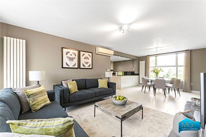 3 Bedroom Flat To Rent In St. Johns Wood Park, London, Camden, NW8