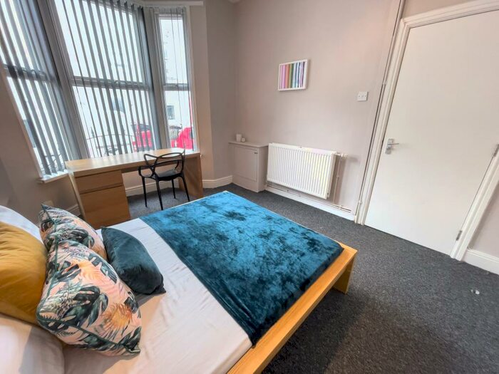 5 Bedroom Terraced House To Rent In Cotswold Street, L7