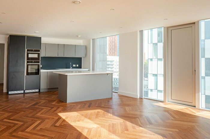 2 Bedroom Apartment To Rent In Deansgate, Manchester, Greater Manchester, M15
