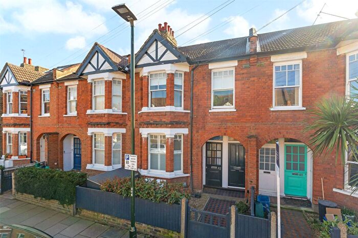 2 Bedroom Maisonette For Sale In Godstone Road, Twickenham, TW1