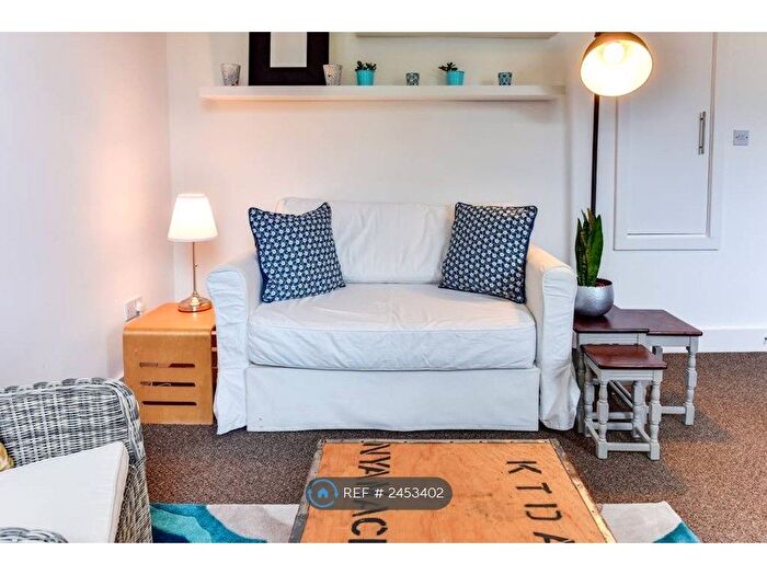 1 Bedroom Flat To Rent In Narford Road, London, E5