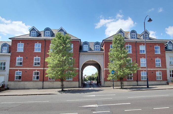 2 Bedroom Flat To Rent In Conigre Square, Trowbridge, BA14