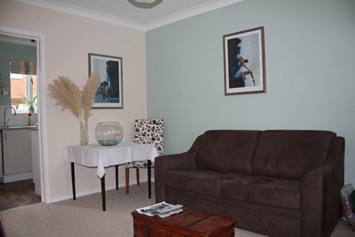 1 Bedroom Terraced House To Rent In Woking, GU22