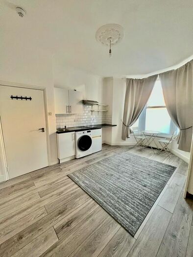 Studio To Rent In Lancaster Road, London, N4