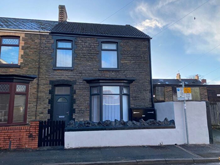 4 Bedroom Flat For Sale In Woodland Road, Neath, Neath Port Talbot., SA11