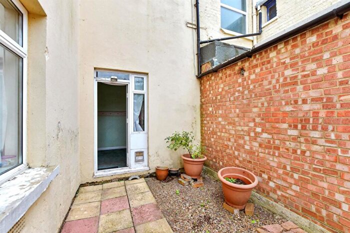 2 Bedroom Flat For Sale In St. Mildred's Road, Ramsgate, Kent, CT11