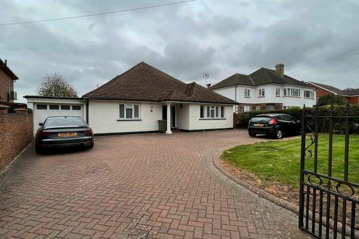 5 Bedroom Bungalow To Rent In City Way, Rochester, ME1