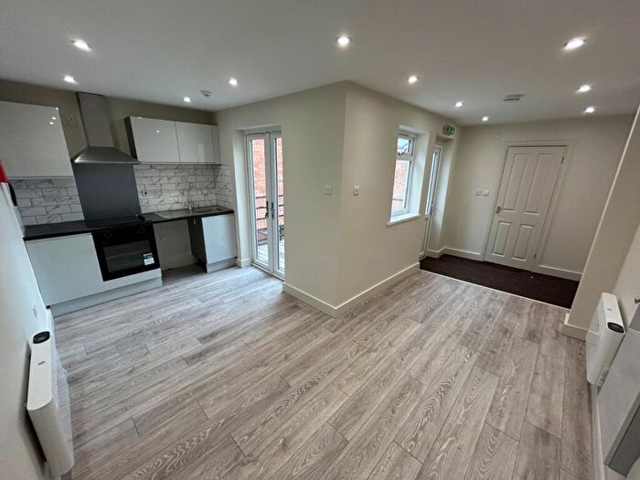 Flat To Rent In Ivor Road, Redditch, Worcestershire, B97