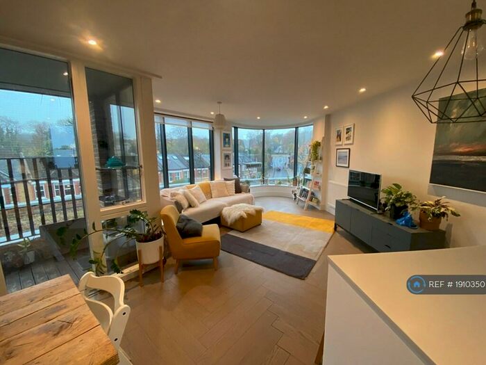 2 Bedroom Flat To Rent In Gipsy Road, London, SE27