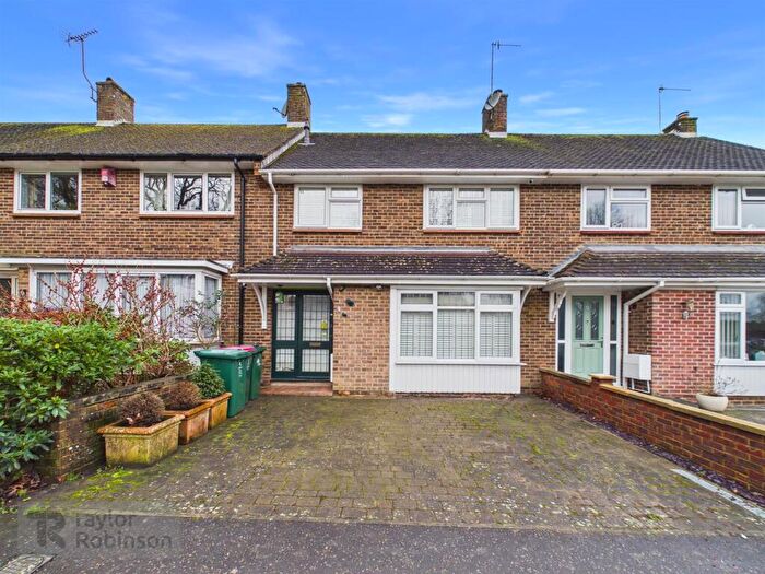 3 Bedroom Terraced House For Sale In Worcester Road, Crawley, RH10