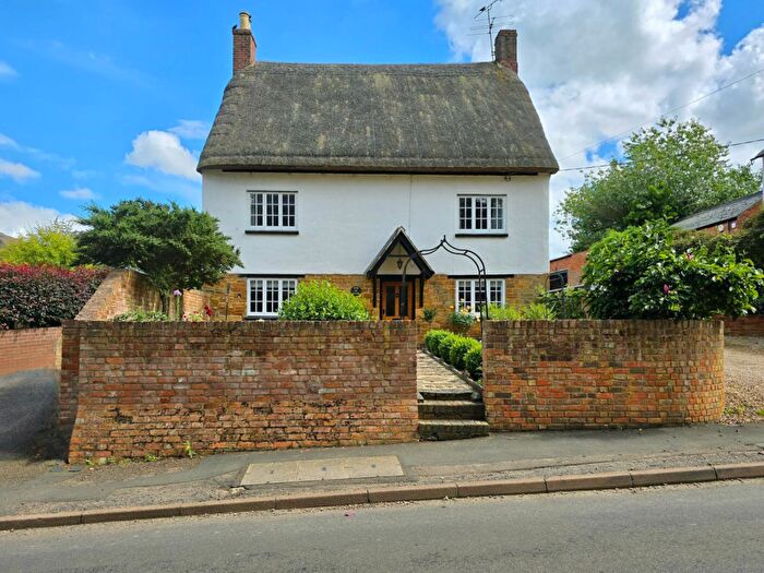 4 Bedroom Detached House For Sale In Nortoft, Guilsborough, Northampton, NN6