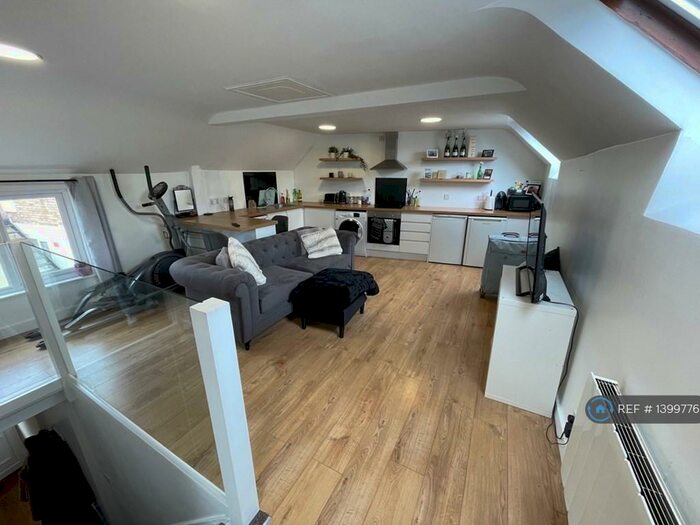 1 Bedroom Flat To Rent In Park Road, Sandy, SG19