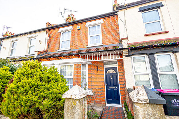 3 Bedroom Terraced House For Sale In Trafalgar Road, Southend-on-sea, SS3