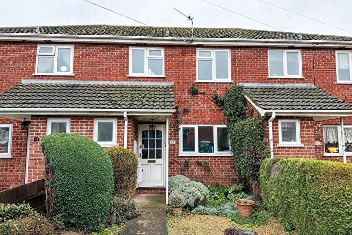 3 Bedroom Terraced House To Rent In Ashley Road, SP2