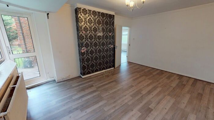 2 Bedroom Flat To Rent In Auckland Rise, London, SE19