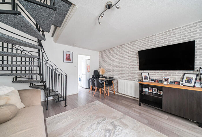 2 Bedroom Terraced House For Sale In Doveney Close, Orpington, BR5