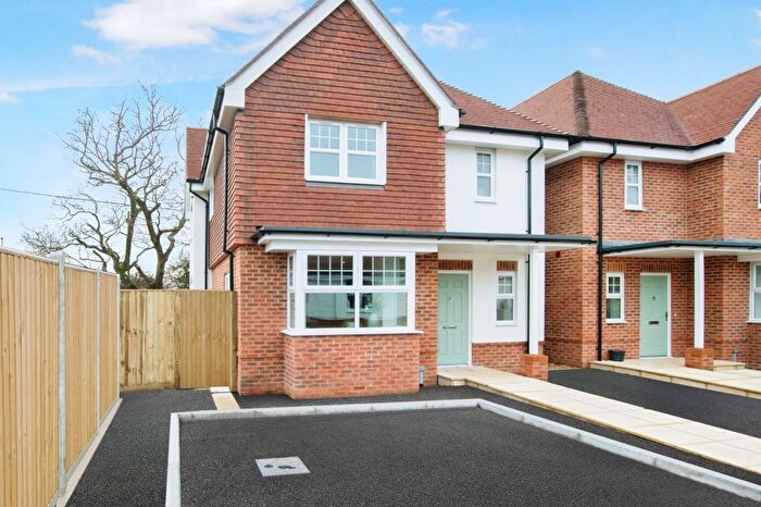 3 Bedroom Detached House For Sale In Christchurch Road, Ferndown, BH22