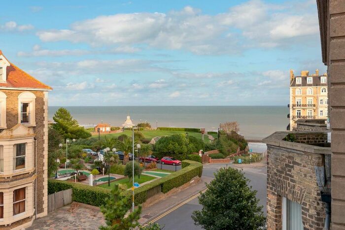1 Bedroom Flat For Sale In Granville Road, Broadstairs, CT10