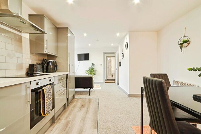 1 Bedroom Apartment For Sale In Green Lane, Yeadon, Leeds, LS19