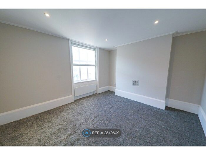 1 Bedroom Flat To Rent In Romney Place, Maidstone, ME15