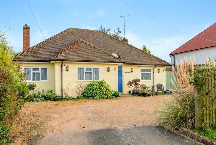 3 Bedroom Detached House For Sale In Plough Lane, Ewhurst, GU6