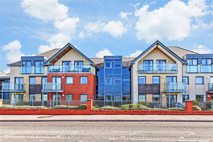 1 Bedroom Flat For Sale In Anchorage Court, Marine Parade East, Lee-On-The-Solent, Hampshire, PO13