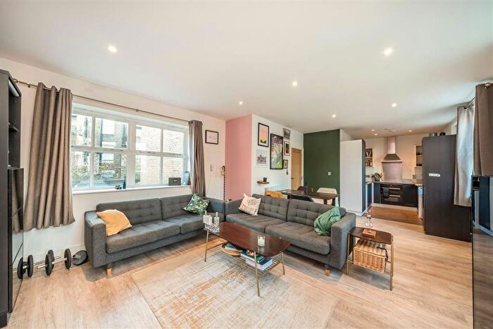 2 Bedroom Flat For Sale In Greenwich High Road, Greenwich, SE10