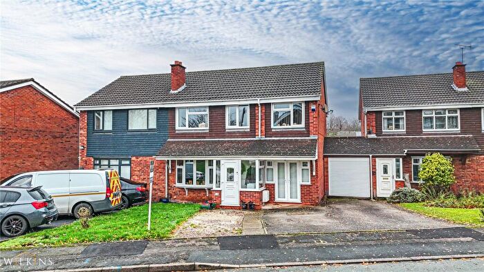 4 Bedroom Semi-Detached House For Sale In Standedge, Wilnecote, Tamworth, Staffordshire, B77