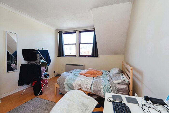 1 Bedroom Flat For Sale In Blatchington Road, Hove, East Sussex, BN3