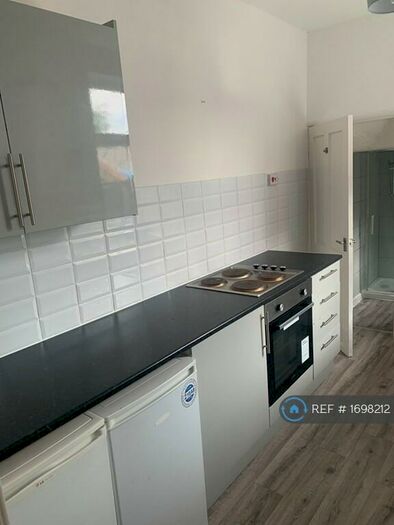 1 Bedroom Flat To Rent In Richmond Road, Leicester, LE2