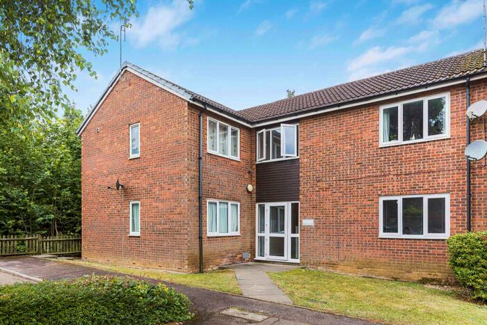 Studio To Rent In Wheat Close, Sandridge, AL4