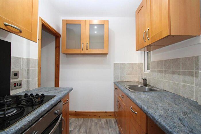 2 Bedroom Terraced House To Rent In Halstead Place, Bradford, BD7