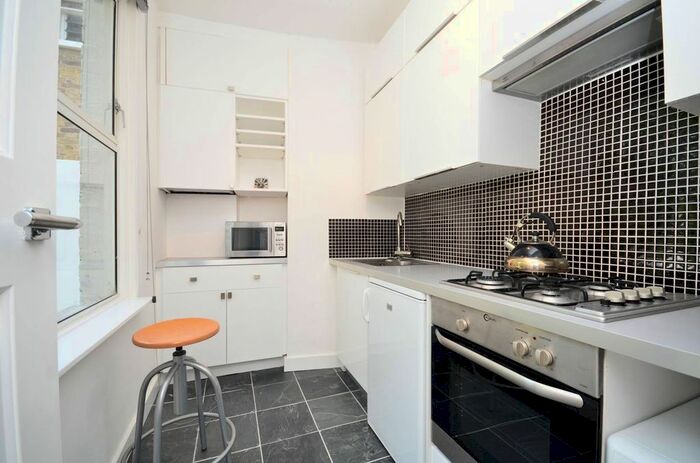 1 Bedroom Flat To Rent In Bellefields Road, Brixton, London, SW9
