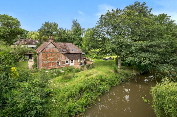 3 Bedroom Detached House For Sale In Petworth Road, Wisborough Green, West Sussex, RH14