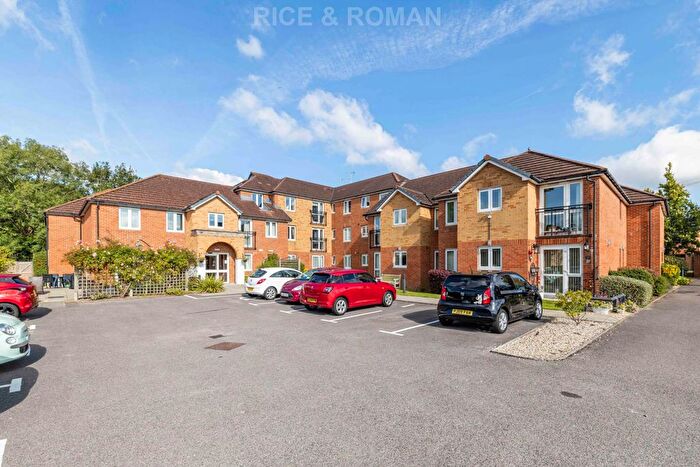 1 Bedroom Flat To Rent In Yorktown Road, Sandhurst, GU47