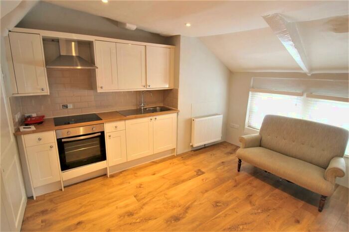 1 Bedroom Flat To Rent In Market Place, Chippenham, SN15