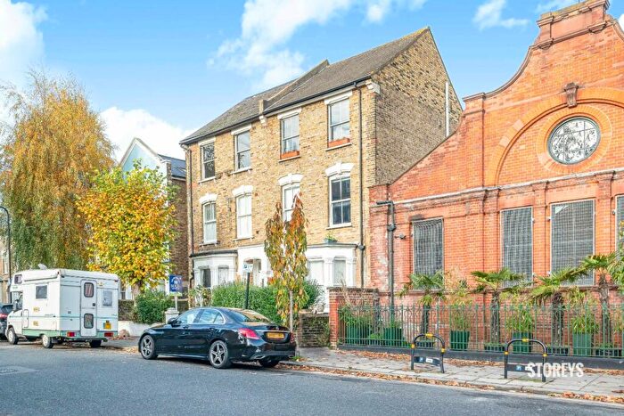 2 Bedroom Apartment To Rent In Brooke Road, Hackney, Clapton, E5
