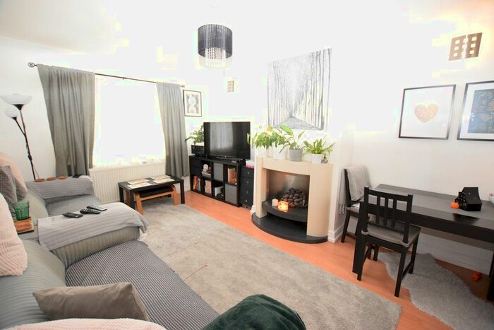 3 Bedroom Terraced House To Rent In Clitterhouse Crescent, London, NW2