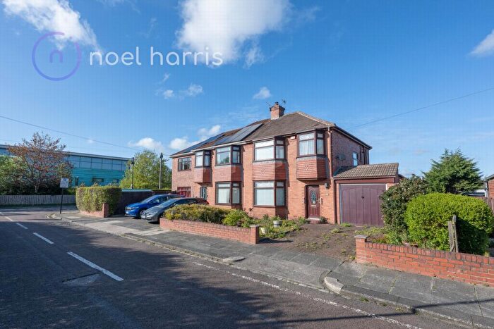 3 Bedroom Semi-Detached House For Sale In Saxton Grove, High Heaton, NE7