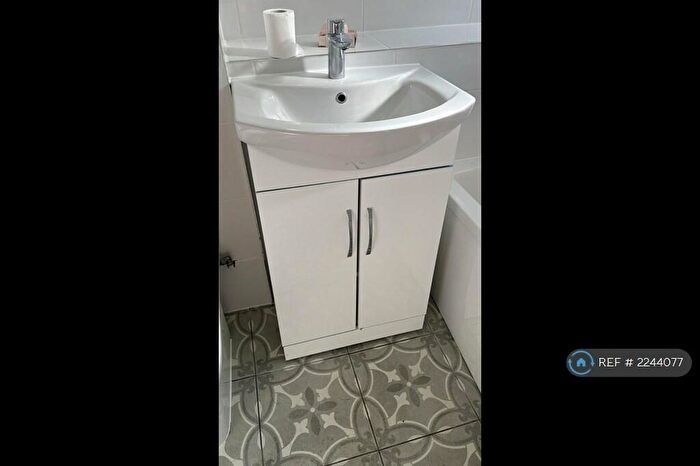 1 Bedroom Flat To Rent In Maresfield, Croydon, CR0