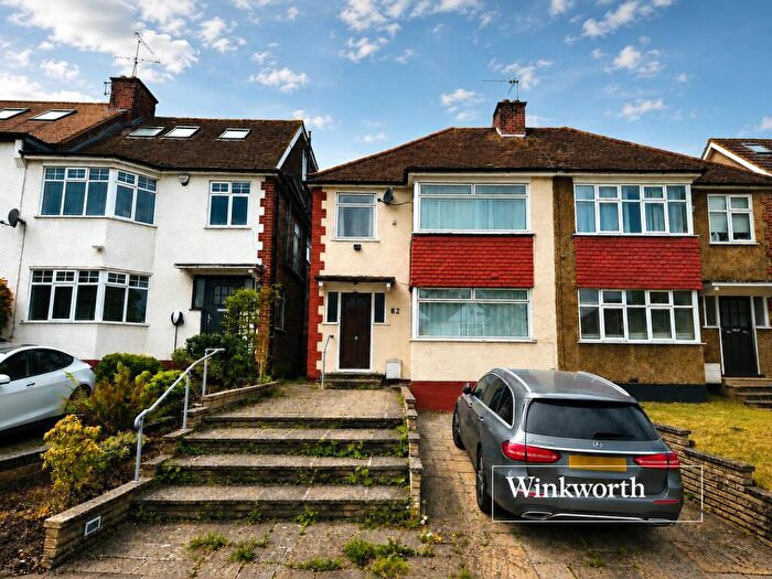 3 Bedroom End Of Terrace House For Sale In Netherlands Road, New Barnet, EN5