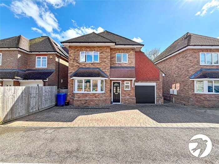 5 Bedroom Detached House For Sale In Copper Beech Close, Sittingbourne, Kent, ME10