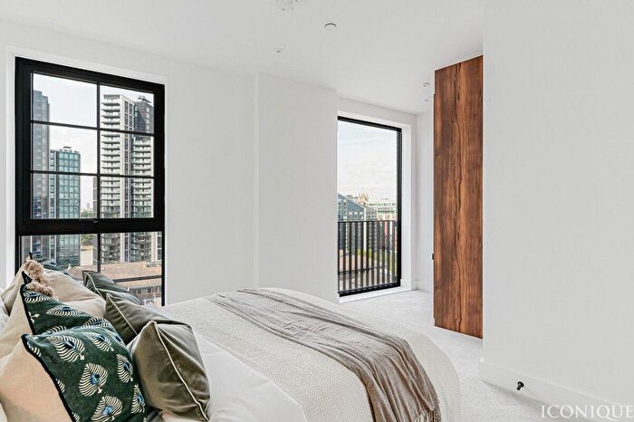 2 Bedroom Flat For Sale In Albert Embankment, London, SE1