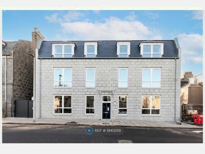 2 Bedroom Flat To Rent In Bedford Place, Aberdeen, AB24