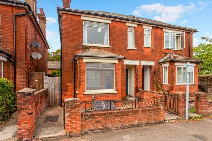 3 Bedroom Semi-Detached House To Rent In Leas Road Guildford, GU1