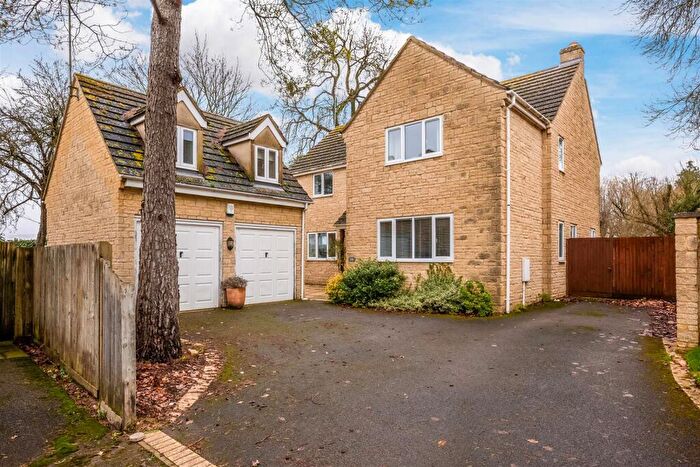 4 Bedroom Detached House For Sale In The Spinneys, Enstone, Chipping Norton, OX7