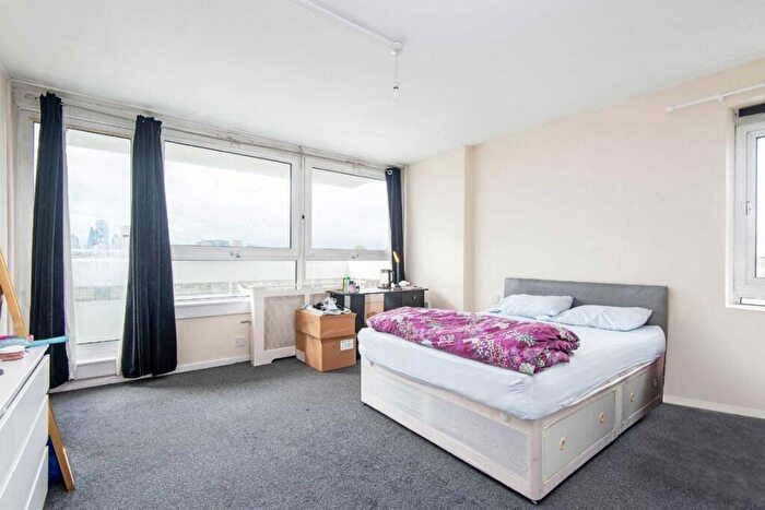 1 Bedroom Flat For Sale In Darnley House, Camdenhurst Street, London, E14
