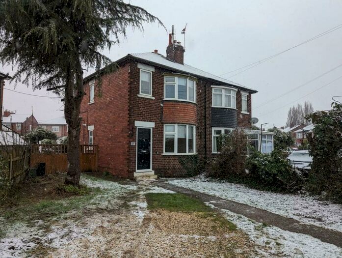 3 Bedroom Semi-Detached House To Rent In Thorntondale Road, Doncaster, DN5